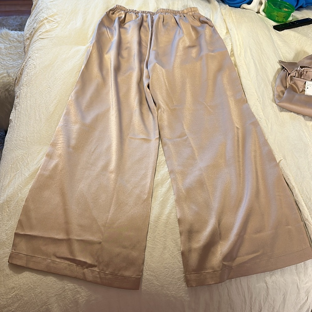 Tan satin matching set NWT - Picture 11 of 11